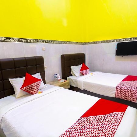 Oyo 1427 Azzahra Guest House Syariah Mataram Eksteriør billede