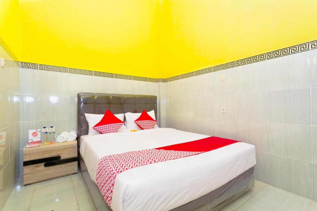 Oyo 1427 Azzahra Guest House Syariah Mataram Eksteriør billede