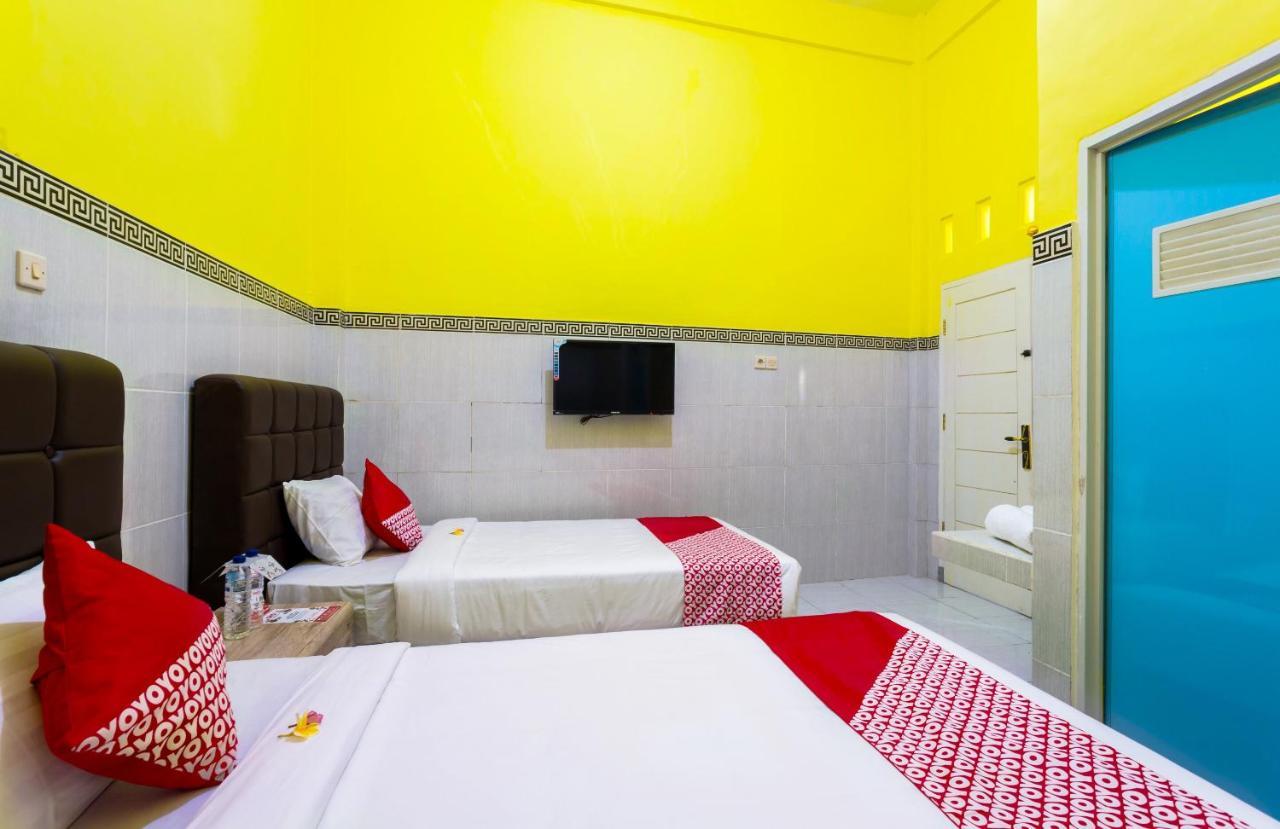 Oyo 1427 Azzahra Guest House Syariah Mataram Eksteriør billede