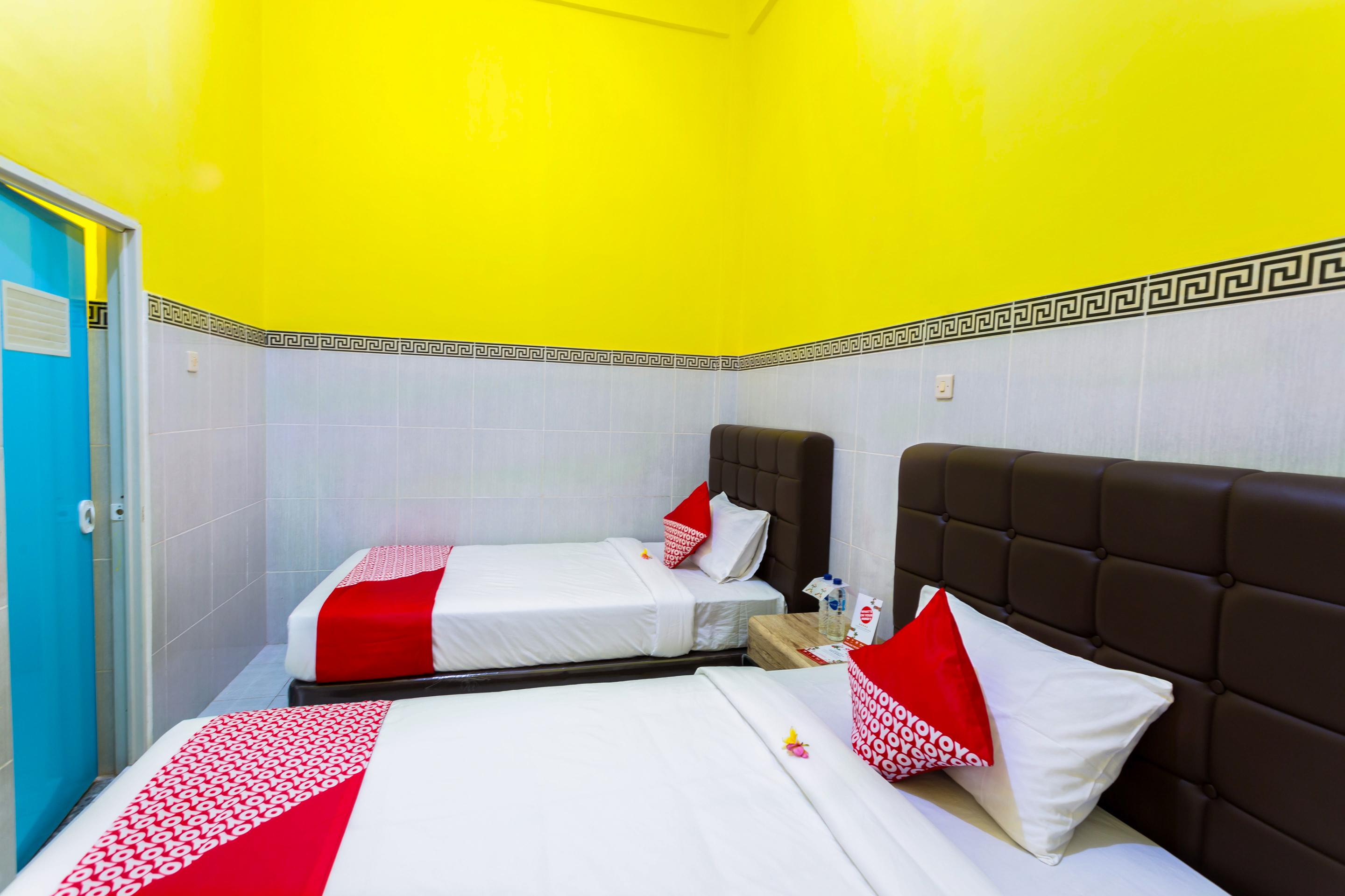 Oyo 1427 Azzahra Guest House Syariah Mataram Eksteriør billede